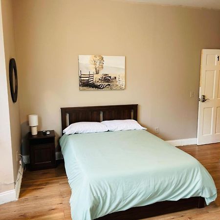 Nice Big Room Near Whole Foods, Brown University With Shared Bathroom And Kitchen Providence Eksteriør bilde