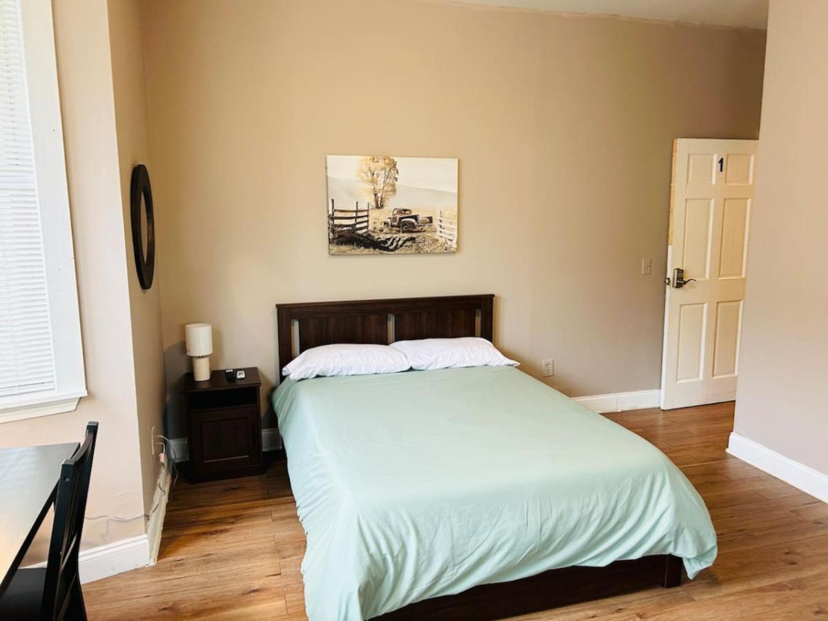 Nice Big Room Near Whole Foods, Brown University With Shared Bathroom And Kitchen Providence Eksteriør bilde