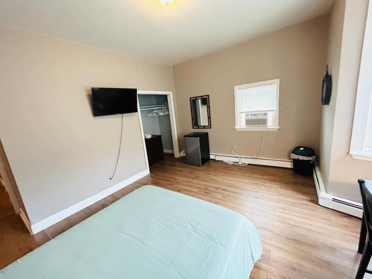 Nice Big Room Near Whole Foods, Brown University With Shared Bathroom And Kitchen Providence Eksteriør bilde